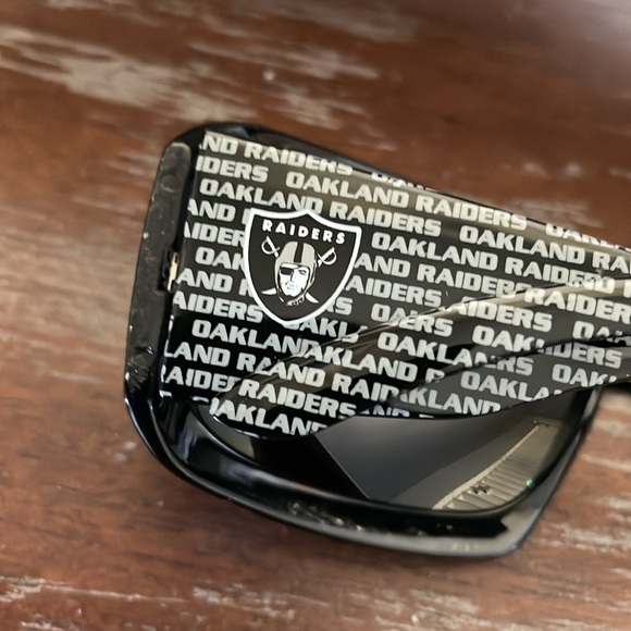 Oakland Raiders FSG125W Raiders black sunglasses with logo arms - Picture 3 of 16